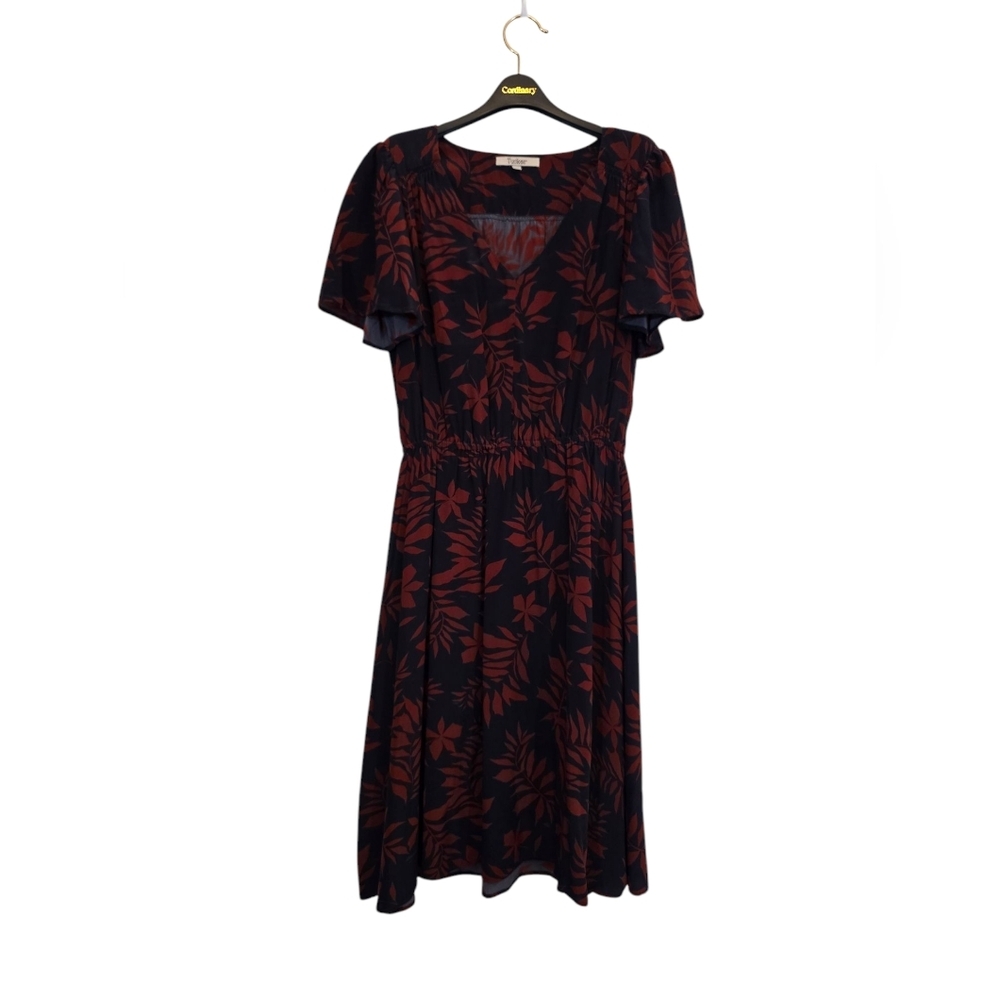 Tucker Small 100% Silk Waist Band Leaves Print Fit and Flare Dress